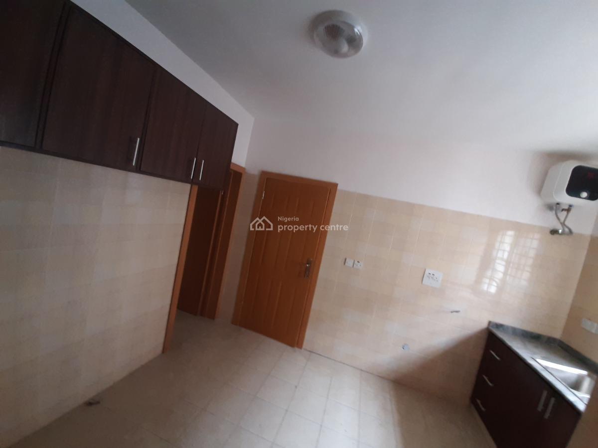 Serviced 2 Bedroom En-suite Flat with an Enclosed Fitted Kitchen Cabin, Lekki Phase 1, Lekki, Lagos, Flat / Apartment for Rent