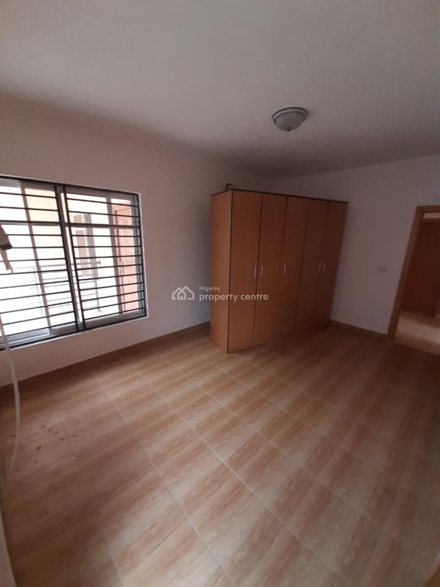 Serviced 2 Bedroom En-suite Flat with an Enclosed Fitted Kitchen Cabin, Lekki Phase 1, Lekki, Lagos, Flat / Apartment for Rent