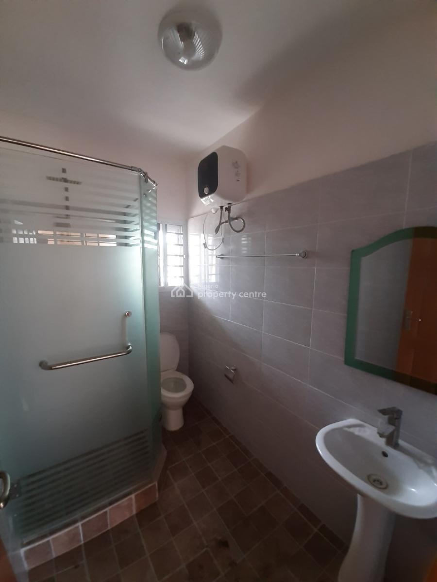 Serviced 2 Bedroom En-suite Flat with an Enclosed Fitted Kitchen Cabin, Lekki Phase 1, Lekki, Lagos, Flat / Apartment for Rent