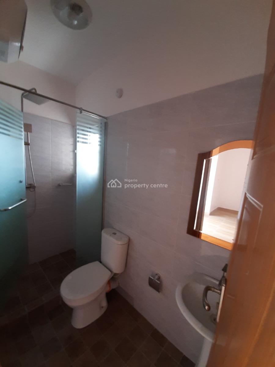 Serviced 2 Bedroom En-suite Flat with an Enclosed Fitted Kitchen Cabin, Lekki Phase 1, Lekki, Lagos, Flat / Apartment for Rent