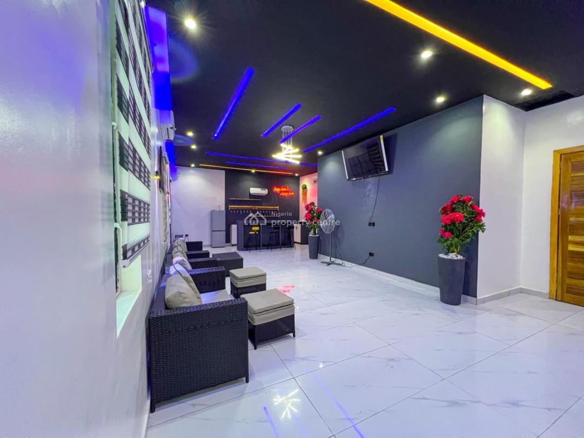 Coolest 3-bedroom Private Compound with Pool & Party Lounge, Ologolo, Lekki, Lagos, Flat / Apartment Short Let