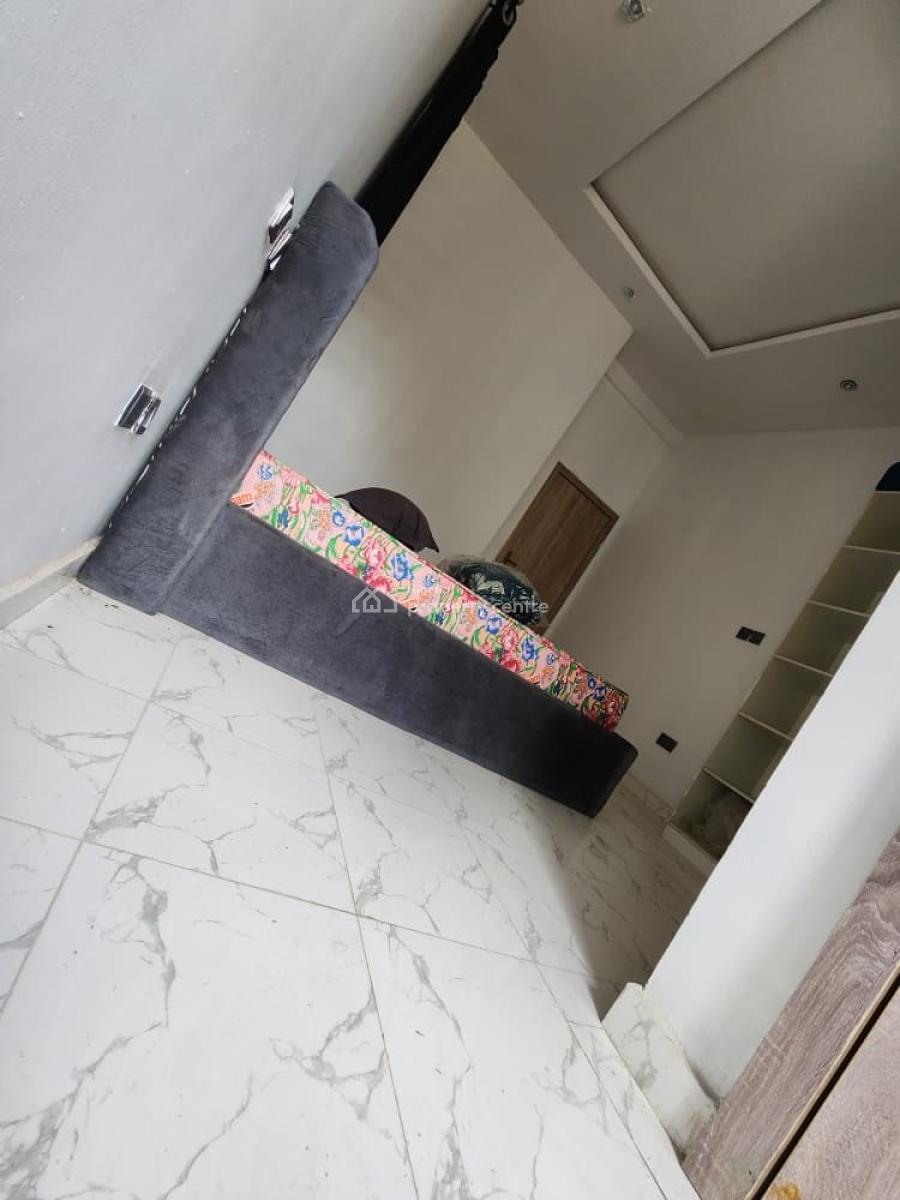 Big Bedroom Upstairs, Ikota Gra, Ikota, Lekki, Lagos, Flat / Apartment for Rent