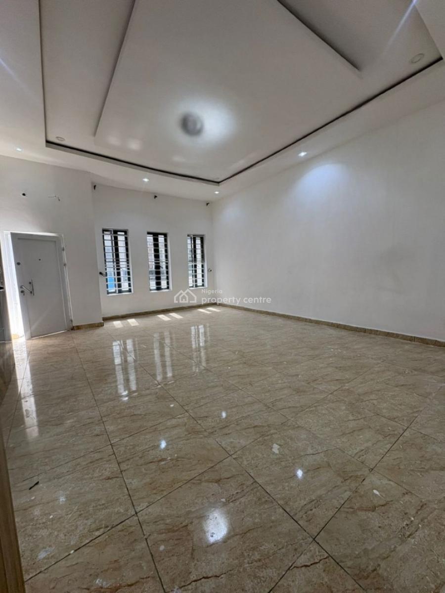 Masters Bedroom in a Shared Apartment., Royal Pine Estate Gate 1 Orchid Road, Lekki, Lagos, Self Contain (single Rooms) for Rent