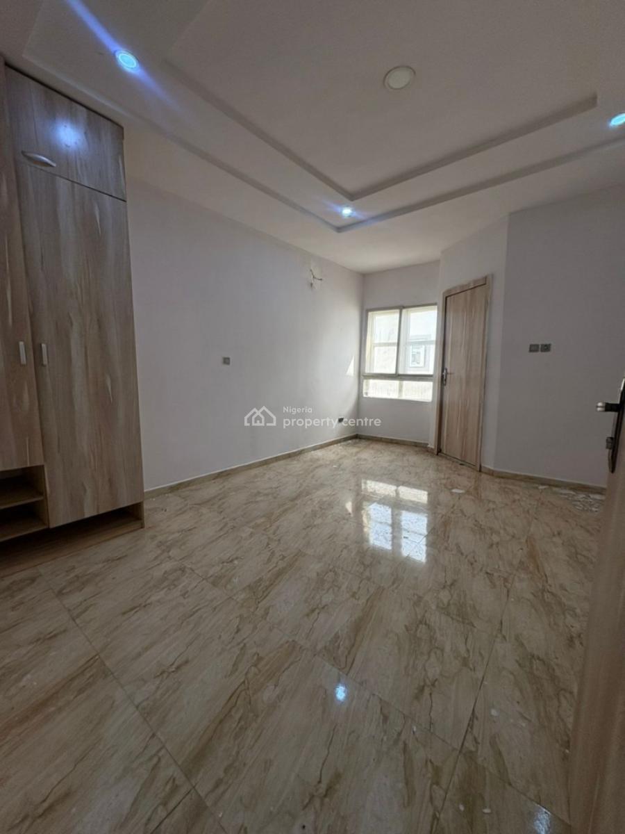 Semi -masters Bedroom in a Shared Apartment, Royal Pine Estate Gate 1 Orchid Road, Lekki, Lagos, Self Contain (single Rooms) for Rent