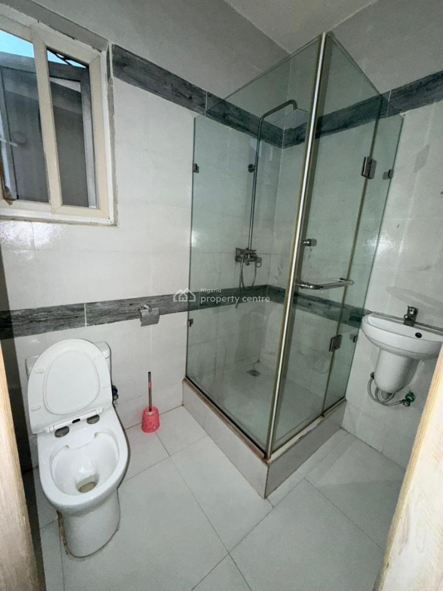 Semi-masters Bedroom Inside a Shared Apartment, Royal Pine Estate Gate 1 Orchid Road, Lekki, Lagos, Self Contain (single Rooms) for Rent