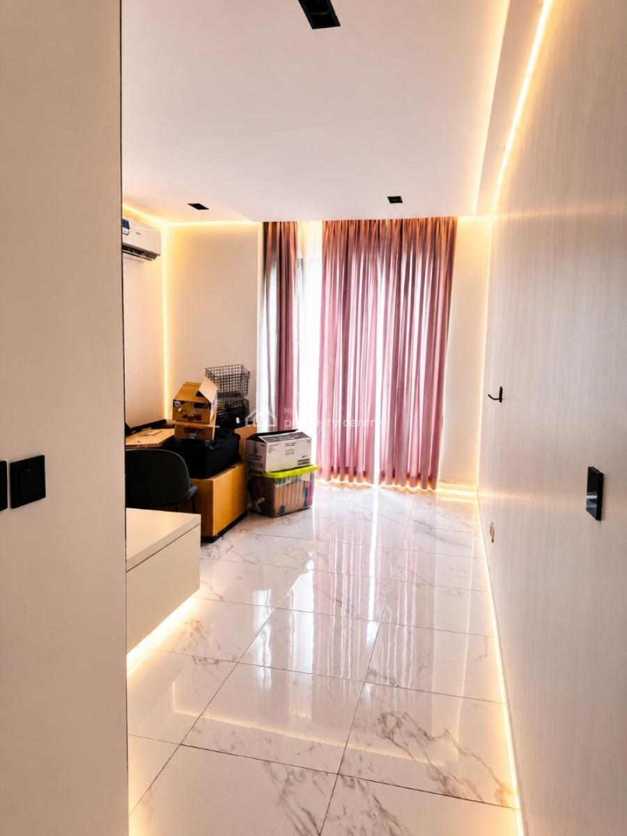 Very Clean Excutive 3 Bedroom Flat with Bq Upstairs with Elevator, Banana Island, Ikoyi, Lagos, Flat / Apartment for Sale