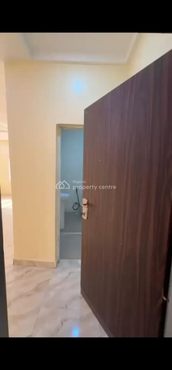Very Spacious 3 Bedroom Flat, Paradise Estate, Idu Industrial, Abuja, Flat / Apartment for Sale