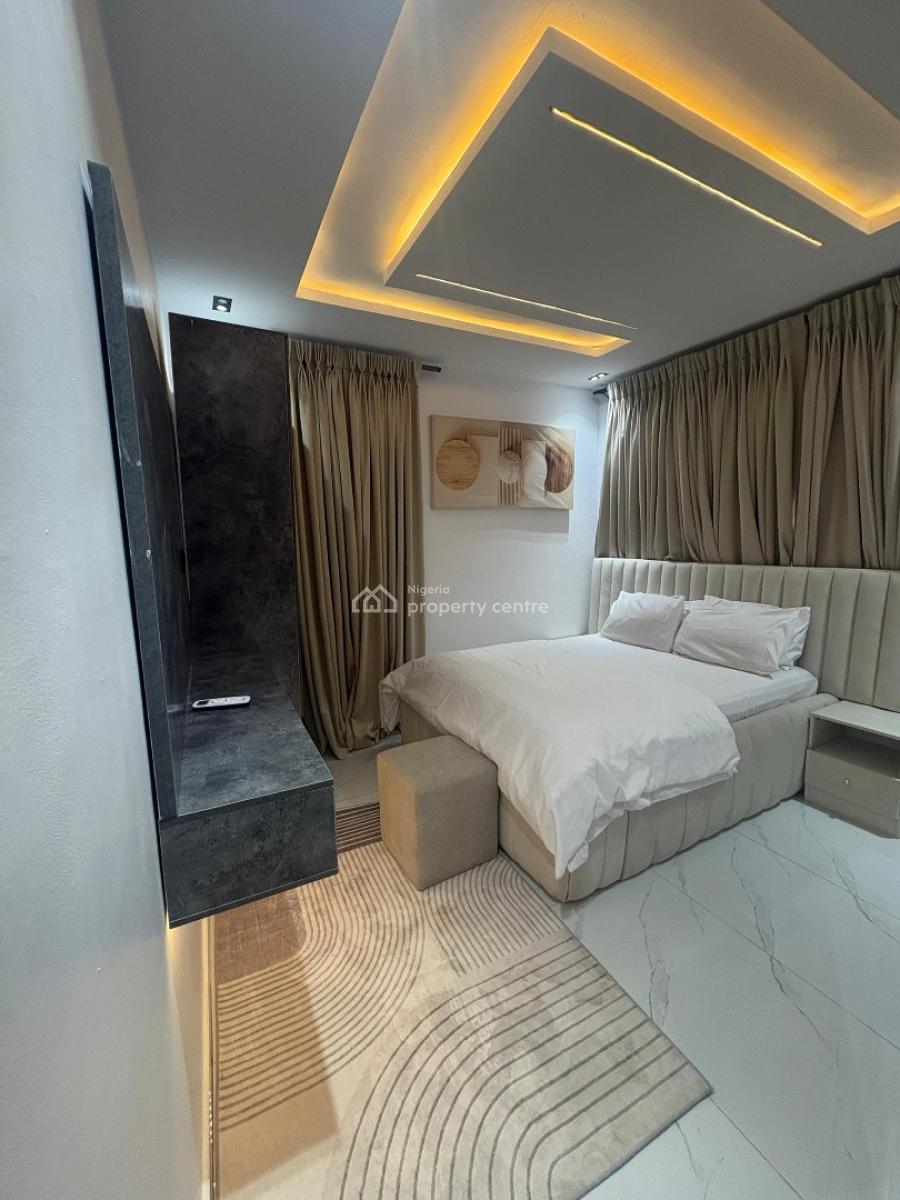 Cozy One Bedroom Apartment with Balcony Yaba, Yaba, Lagos, Flat / Apartment Short Let