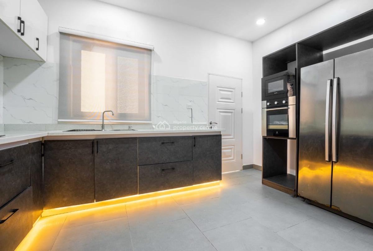 Beautiful 3 Bedrooms Apartment, Phase 1, Lekki, Lagos, Flat / Apartment Short Let