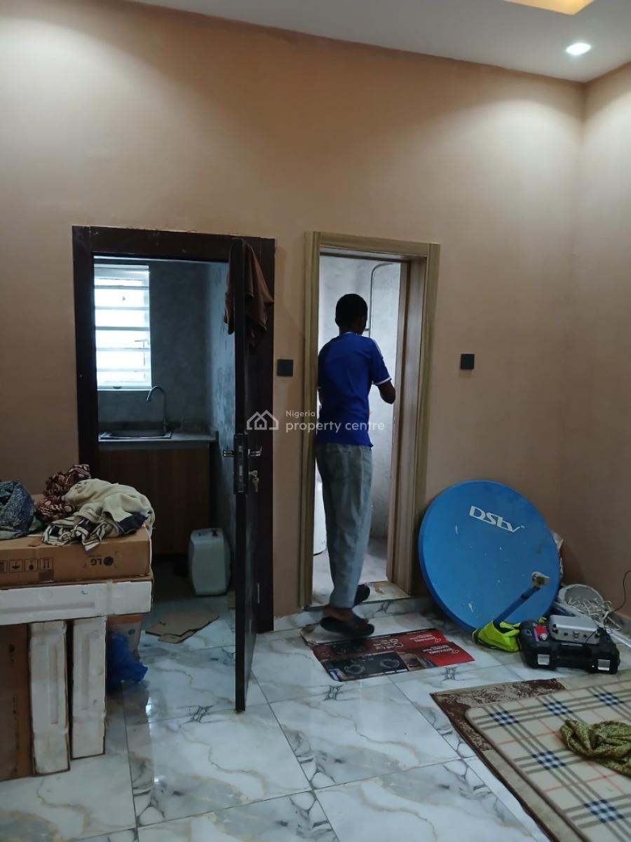 a Room Self Contain Apartment, Magodo Phase 1, Gra Phase 1, Magodo, Lagos, Self Contain (single Rooms) for Rent