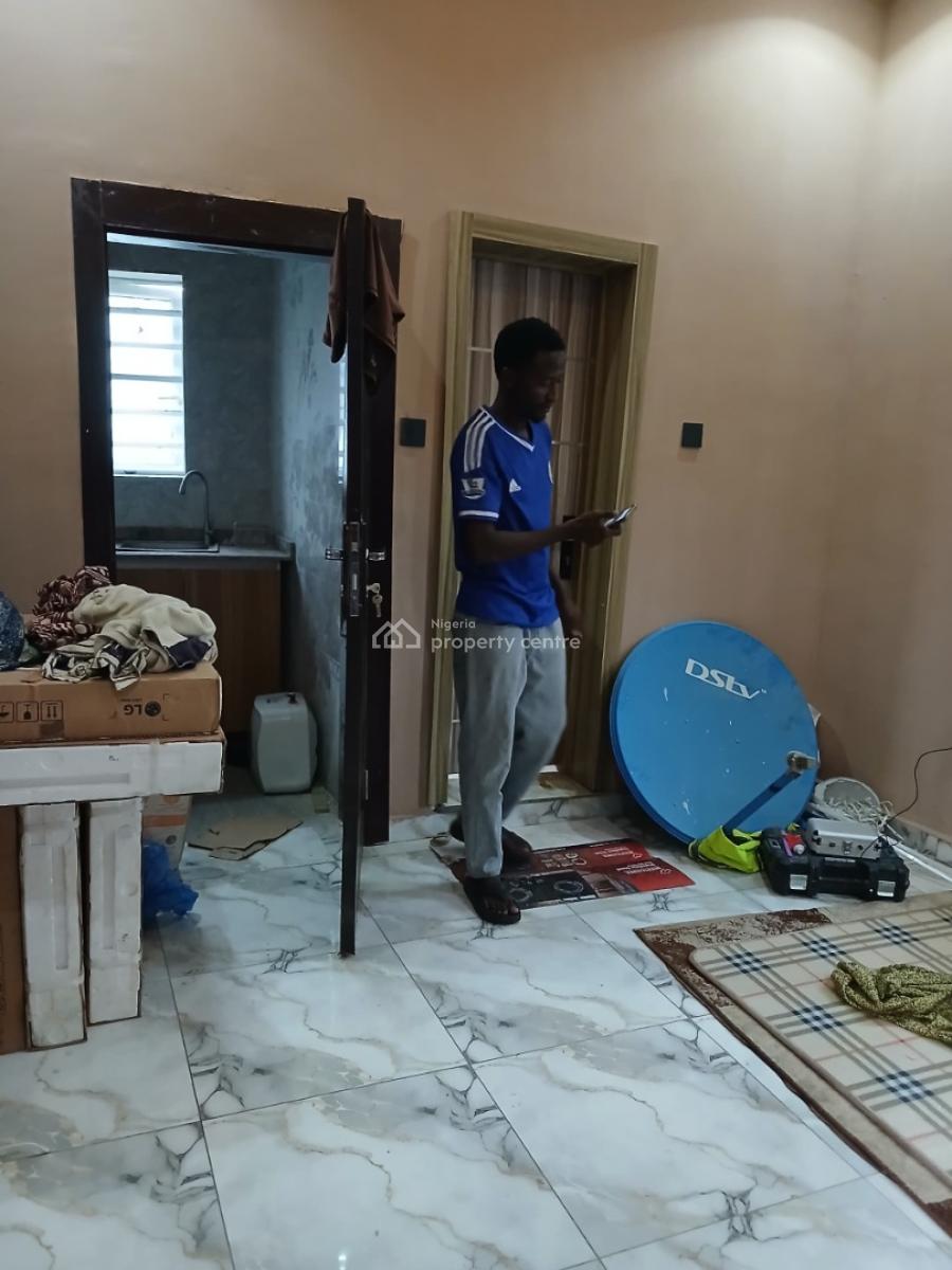 a Room Self Contain Apartment, Magodo Phase 1, Gra Phase 1, Magodo, Lagos, Self Contain (single Rooms) for Rent