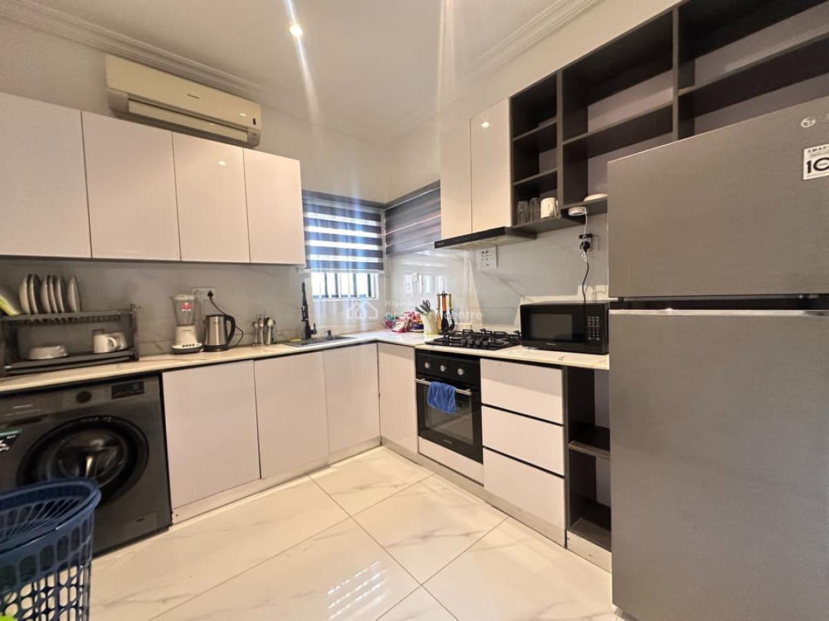 Nicely Furnished 3 Bedroom Apartment, Lekki Phase 1, Lekki, Lagos, Flat / Apartment for Rent