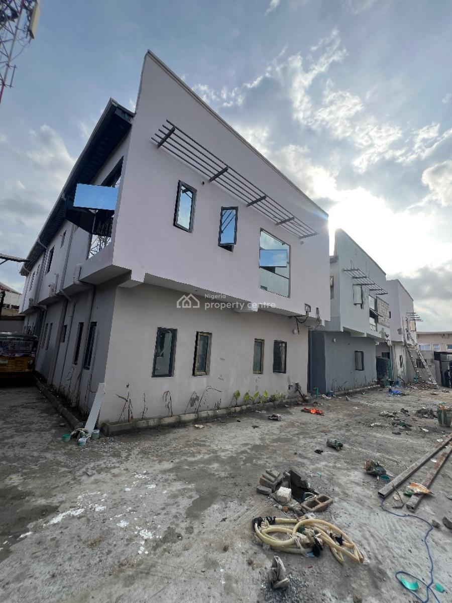 Lovely Built 1 Bedroom Apartment Lease in a Good Location, Obanikoro, Shomolu, Lagos, Mini Flat (room and Parlour) for Sale