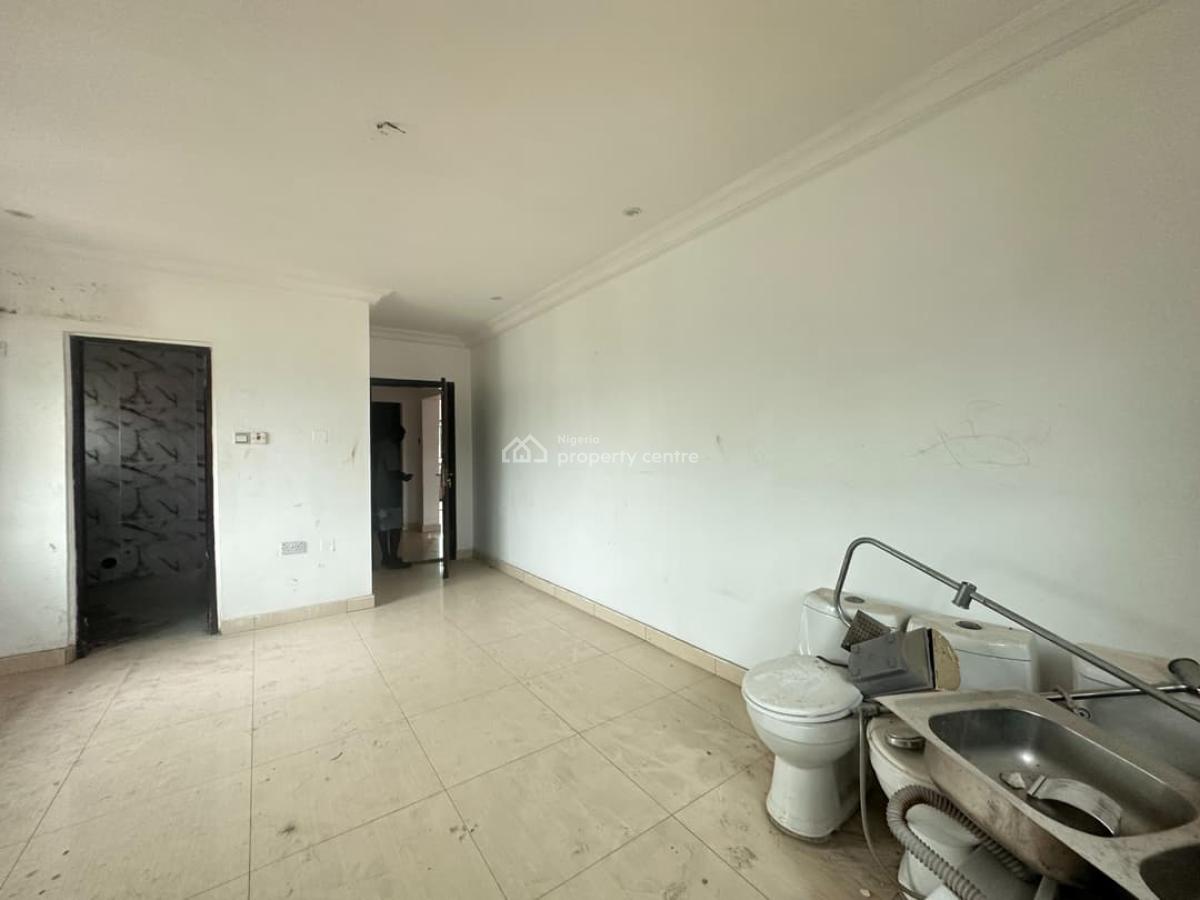 Spacious 3 Bedroom Apartment (first Floor), Lekki Phase 1, Lekki, Lagos, Flat / Apartment for Rent
