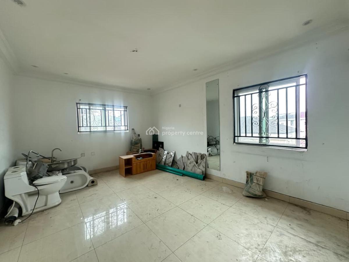 Spacious 3 Bedroom Apartment (first Floor), Lekki Phase 1, Lekki, Lagos, Flat / Apartment for Rent