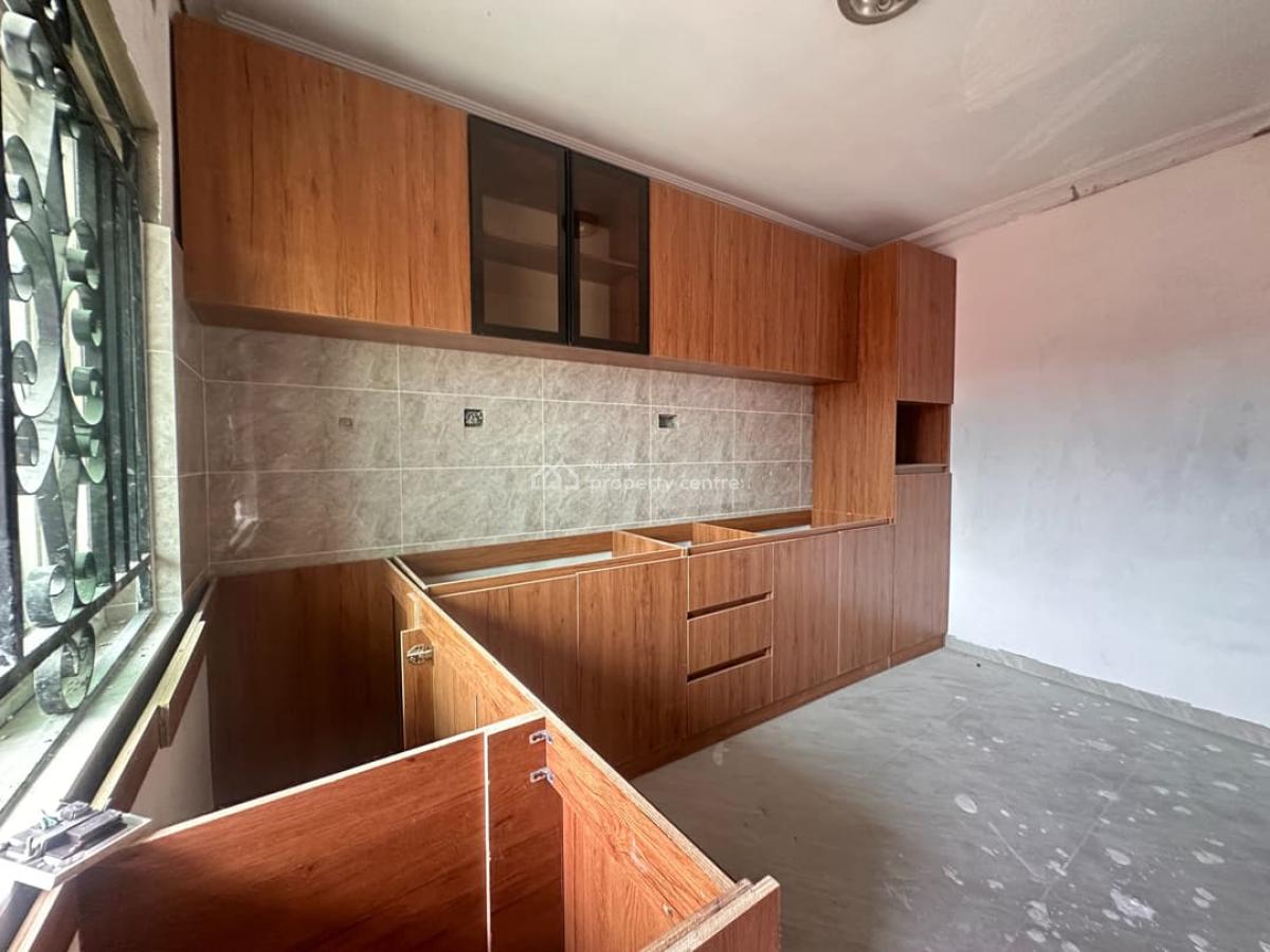 Spacious 3 Bedroom Apartment (first Floor), Lekki Phase 1, Lekki, Lagos, Flat / Apartment for Rent