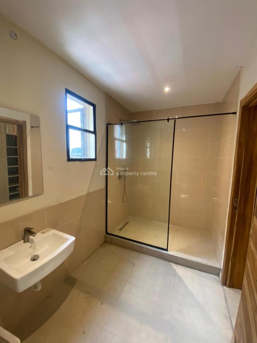 Luxury 3 Bedroom Apartment  with Gym & Pool in a Serene Environment, Lekki Phase 1, Lekki, Lagos, Flat / Apartment for Rent