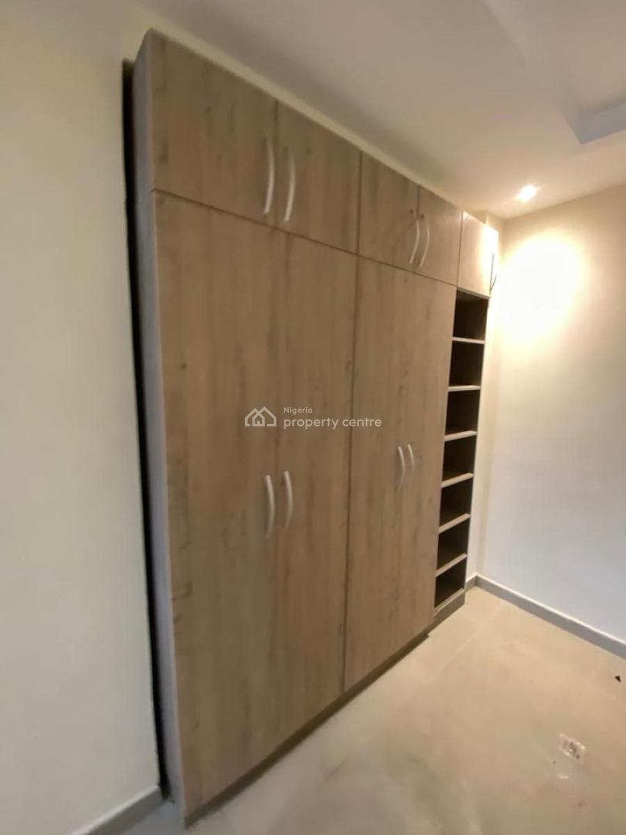 Luxury 3 Bedroom Apartment  with Gym & Pool in a Serene Environment, Lekki Phase 1, Lekki, Lagos, Flat / Apartment for Rent