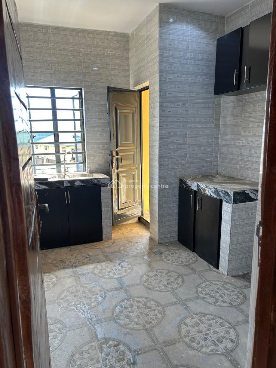 Luxury 2 Bedroom with Premium Finishing, @ Toyin Oke Street, Fatoki Bus Stop, Off Ishuti Road, Igando, Alimosho, Lagos, Flat / Apartment for Rent
