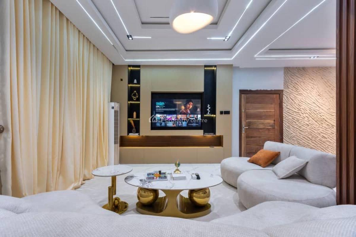 Luxury and Spacious 2 Bedrooms Apartment with Swimming Pool, Babalola Gardens, Lekki Phase 1, Lekki, Lagos, Flat / Apartment Short Let