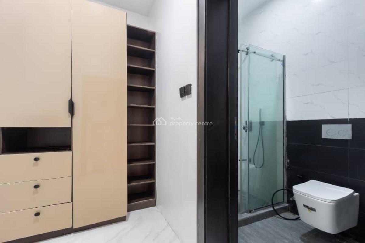 Luxury and Spacious 2 Bedrooms Apartment with Swimming Pool, Babalola Gardens, Lekki Phase 1, Lekki, Lagos, Flat / Apartment Short Let