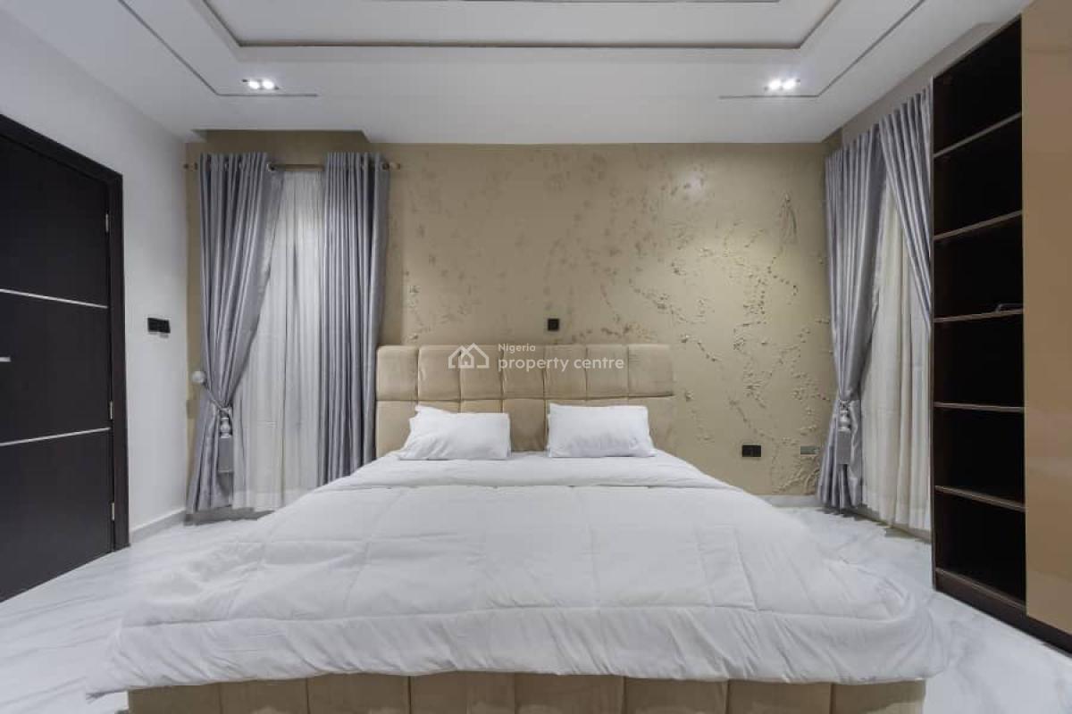 Luxury and Spacious 2 Bedrooms Apartment with Swimming Pool, Babalola Gardens, Lekki Phase 1, Lekki, Lagos, Flat / Apartment Short Let