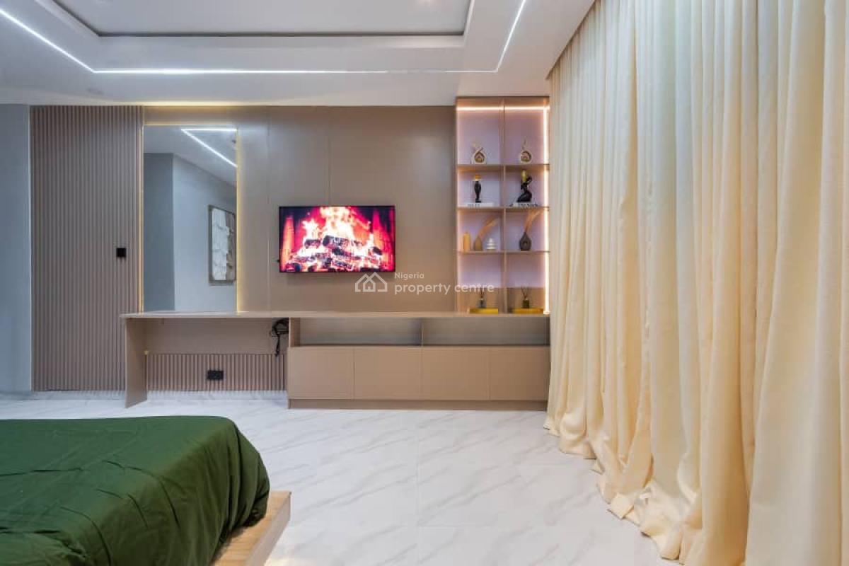 Luxury and Spacious 2 Bedrooms Apartment with Swimming Pool, Babalola Gardens, Lekki Phase 1, Lekki, Lagos, Flat / Apartment Short Let