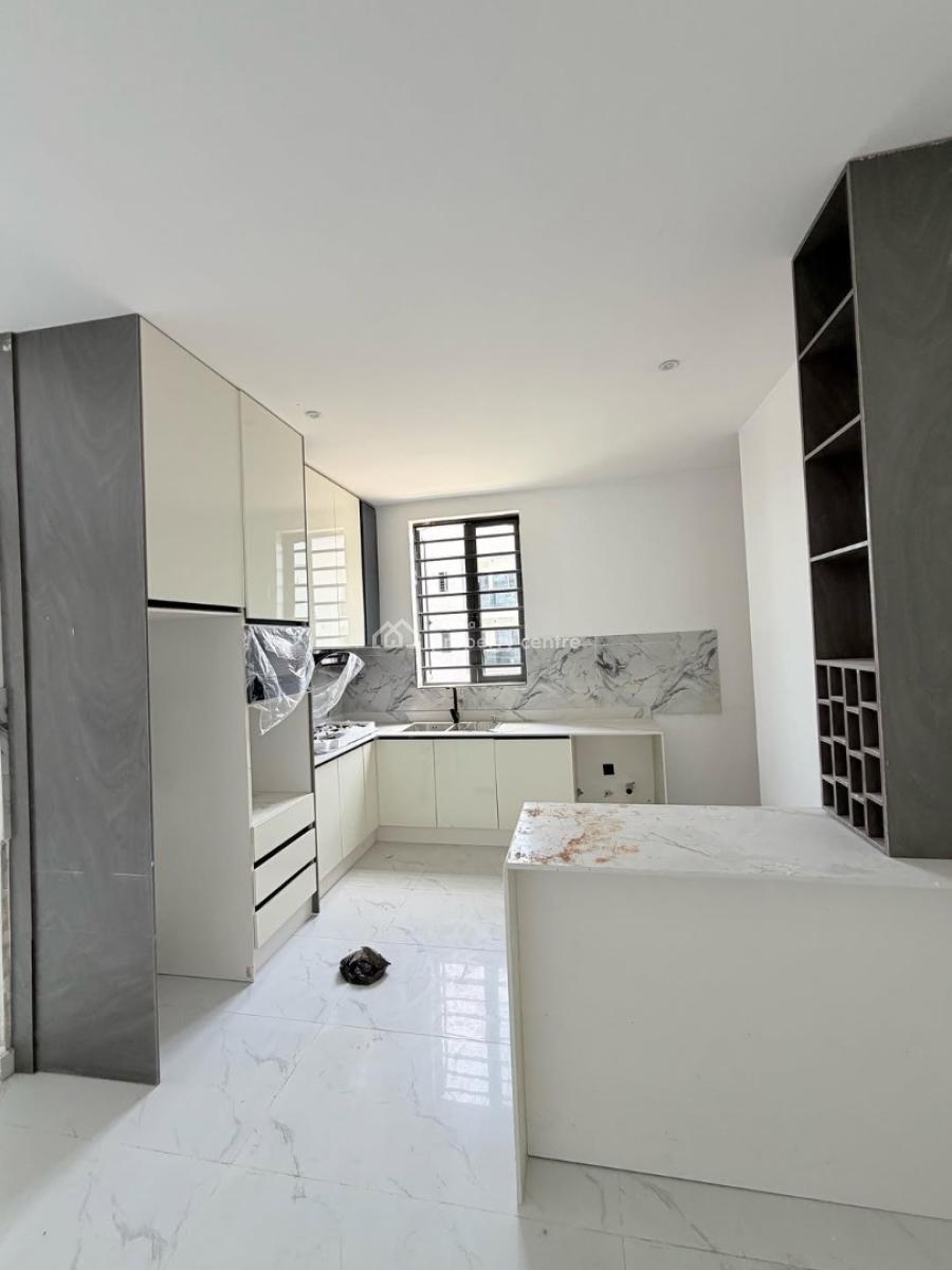2 Bedroom  Apartment  with Swimming Pool, Ikate Lekki, Ikate, Lekki, Lagos, Flat / Apartment for Rent