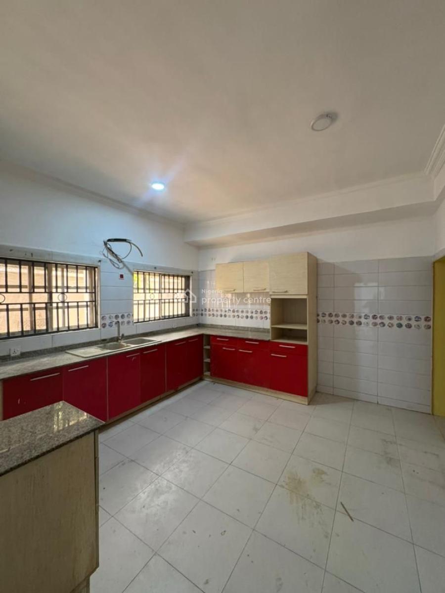 Spacious 3 Bedroom Apartment, Lekki Phase 1, Lekki, Lagos, Flat / Apartment for Rent