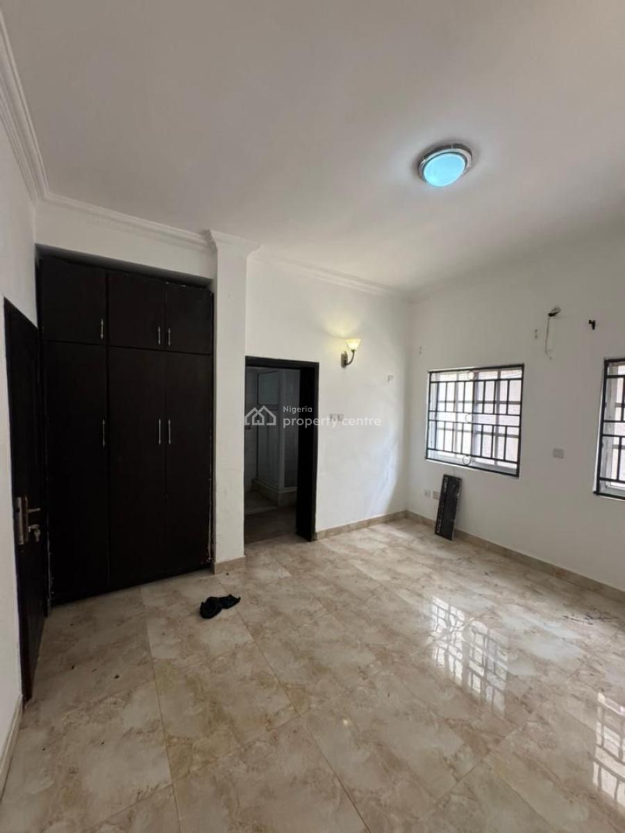 Spacious 3 Bedroom Apartment, Lekki Phase 1, Lekki, Lagos, Flat / Apartment for Rent