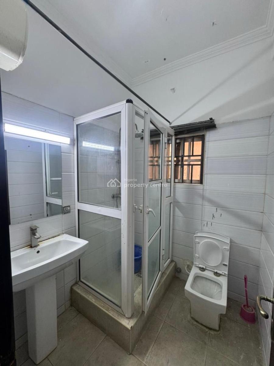 Spacious 3 Bedroom Apartment, Lekki Phase 1, Lekki, Lagos, Flat / Apartment for Rent