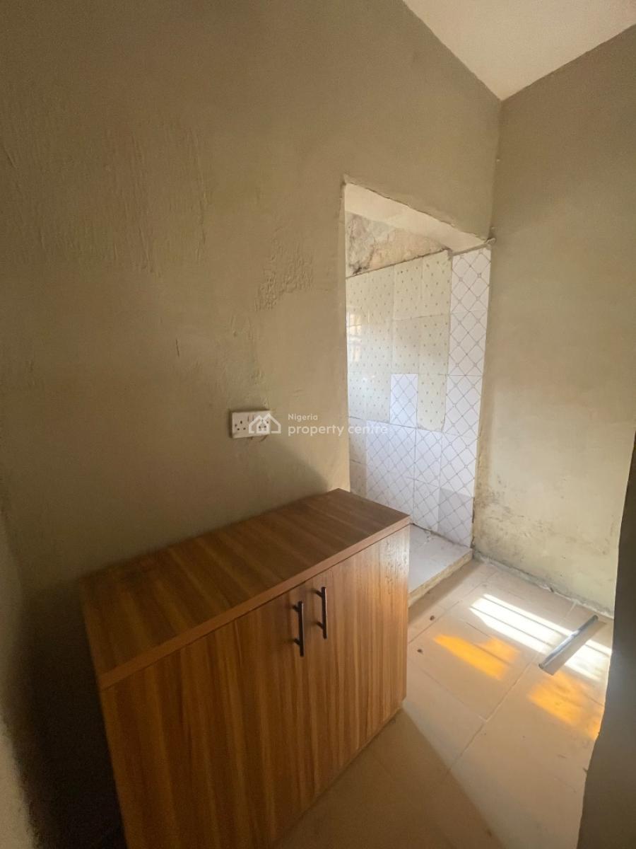 One Bedroom and Palour ( Mini Flat), Bashorun Estate, Majek Bus-stop, Sangotedo, Ajah, Lagos, Mini Flat (room and Parlour) for Rent