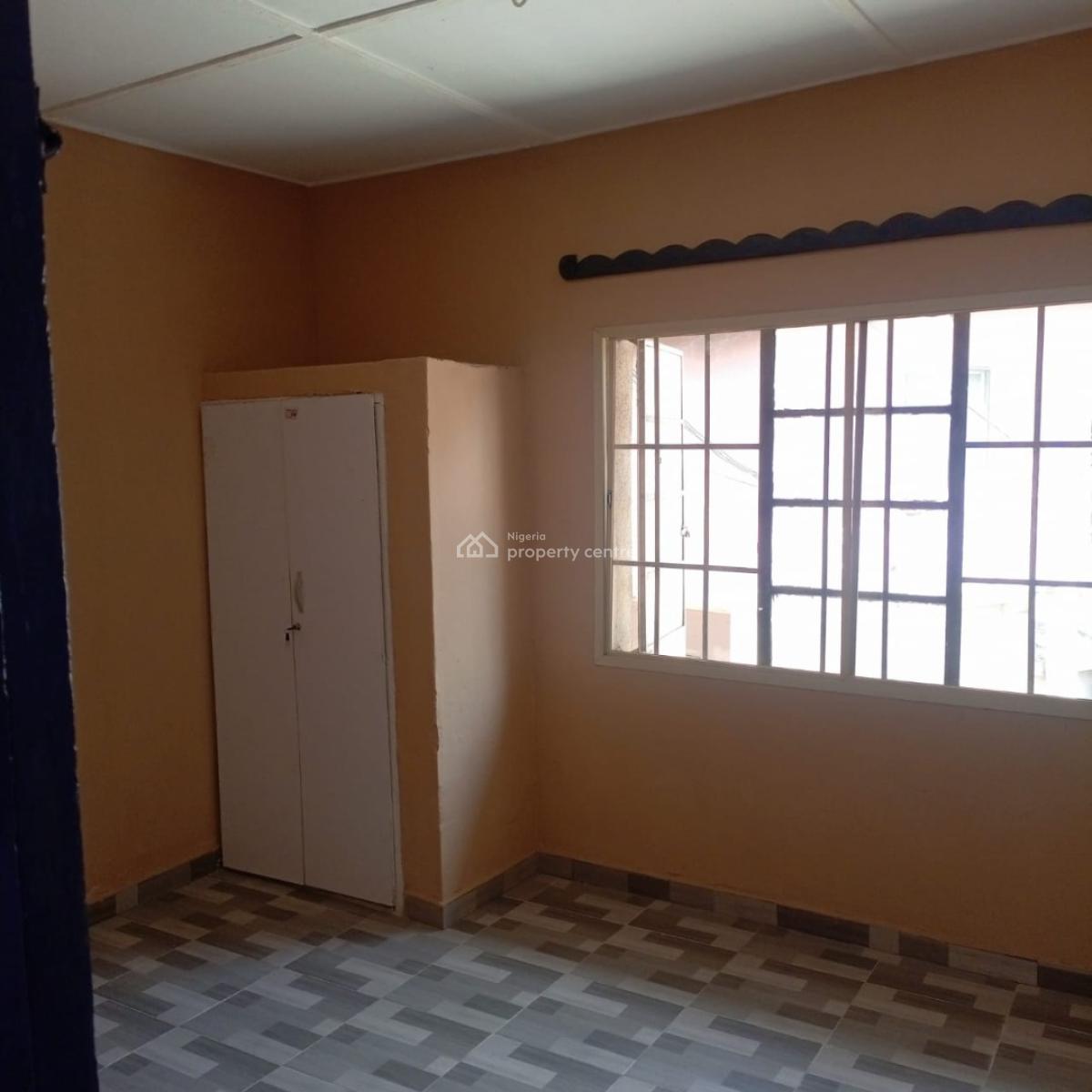 Newly Renovated 4 Bed Room Flat in Surulere, Off Adekunle Kuye Street Surulere, Surulere, Lagos, Flat / Apartment for Rent
