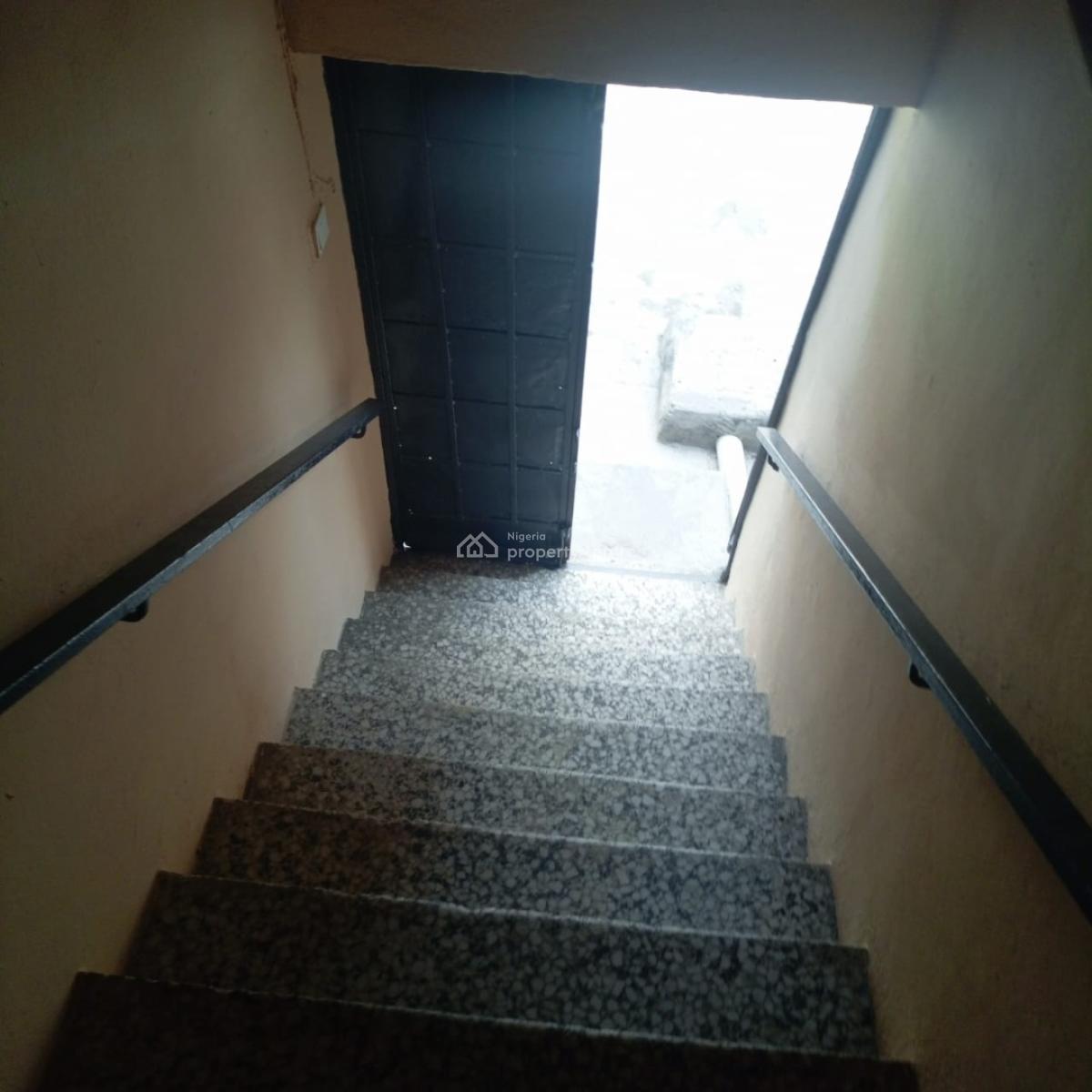 Newly Renovated 4 Bed Room Flat in Surulere, Off Adekunle Kuye Street Surulere, Surulere, Lagos, Flat / Apartment for Rent