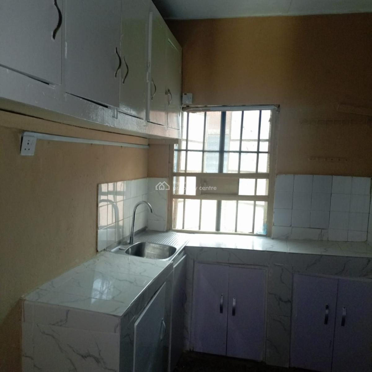 Newly Renovated 4 Bed Room Flat in Surulere, Off Adekunle Kuye Street Surulere, Surulere, Lagos, Flat / Apartment for Rent