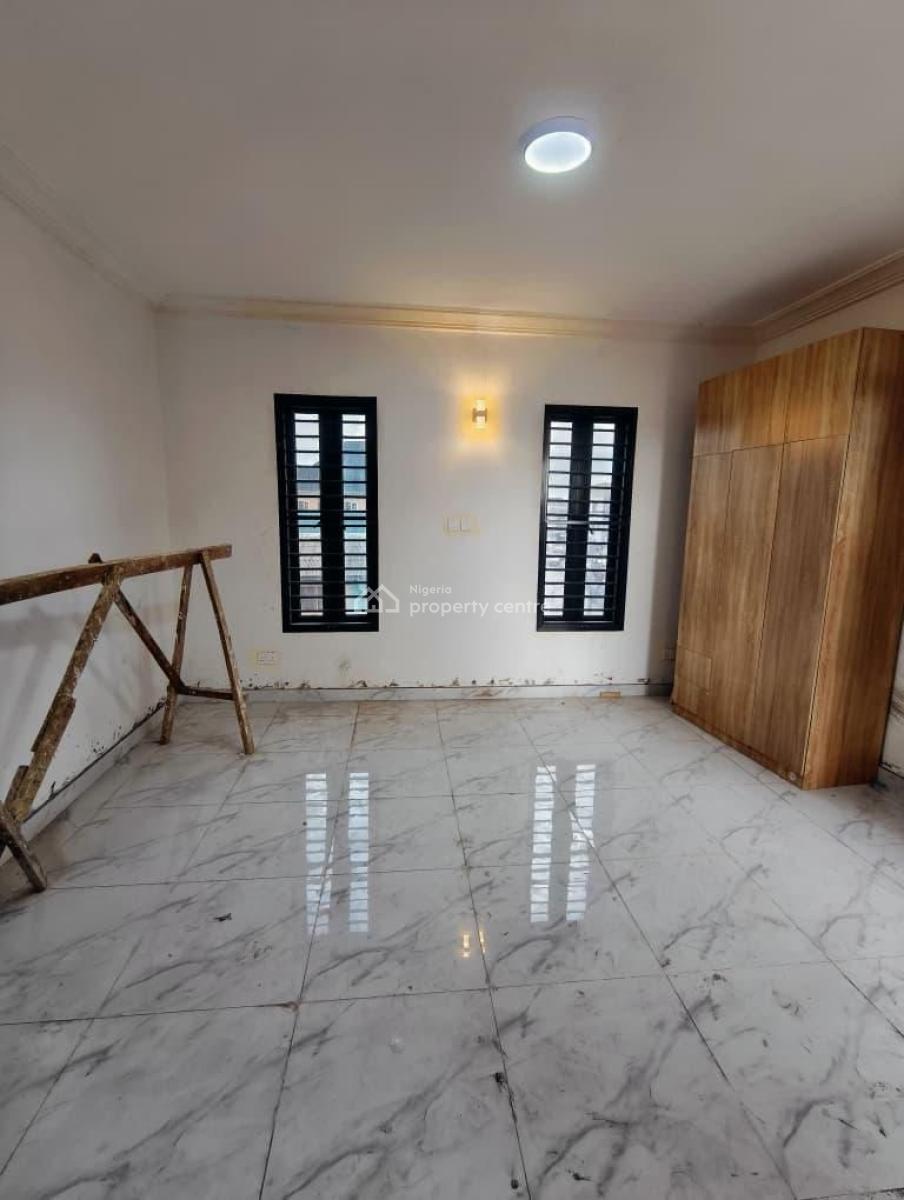 Beautifully Designed 2 Bedroom Apartment in a Serene Neighborhood, Yaba, Lagos, Flat / Apartment for Sale