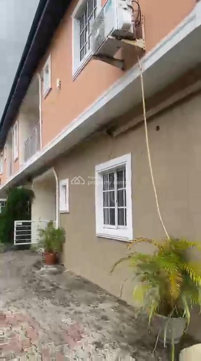 Spacious and Clean Well Maintain 3 Bedroom Apartment Graceland Estate, Graceland Estate Opposite Ajipe Police Station, Ajah, Lagos, Flat / Apartment for Rent