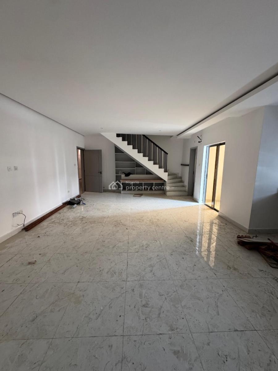 Investment Worthy 2 Bedroom Apartment  and Elevator,gym House, Investment Worthy 2 Bedroom Apartment  and Elevator,gym House, Lekki Phase 1, Lekki, Lagos, Block of Flats for Sale