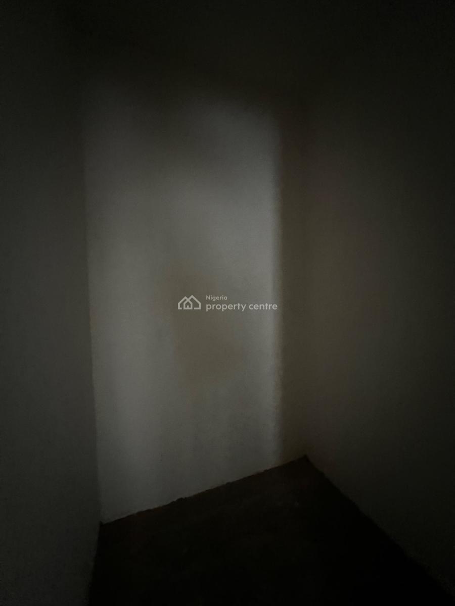 Extravagant 2/bedroom Apartments, Alagomeji, Yaba, Lagos, Flat / Apartment for Rent