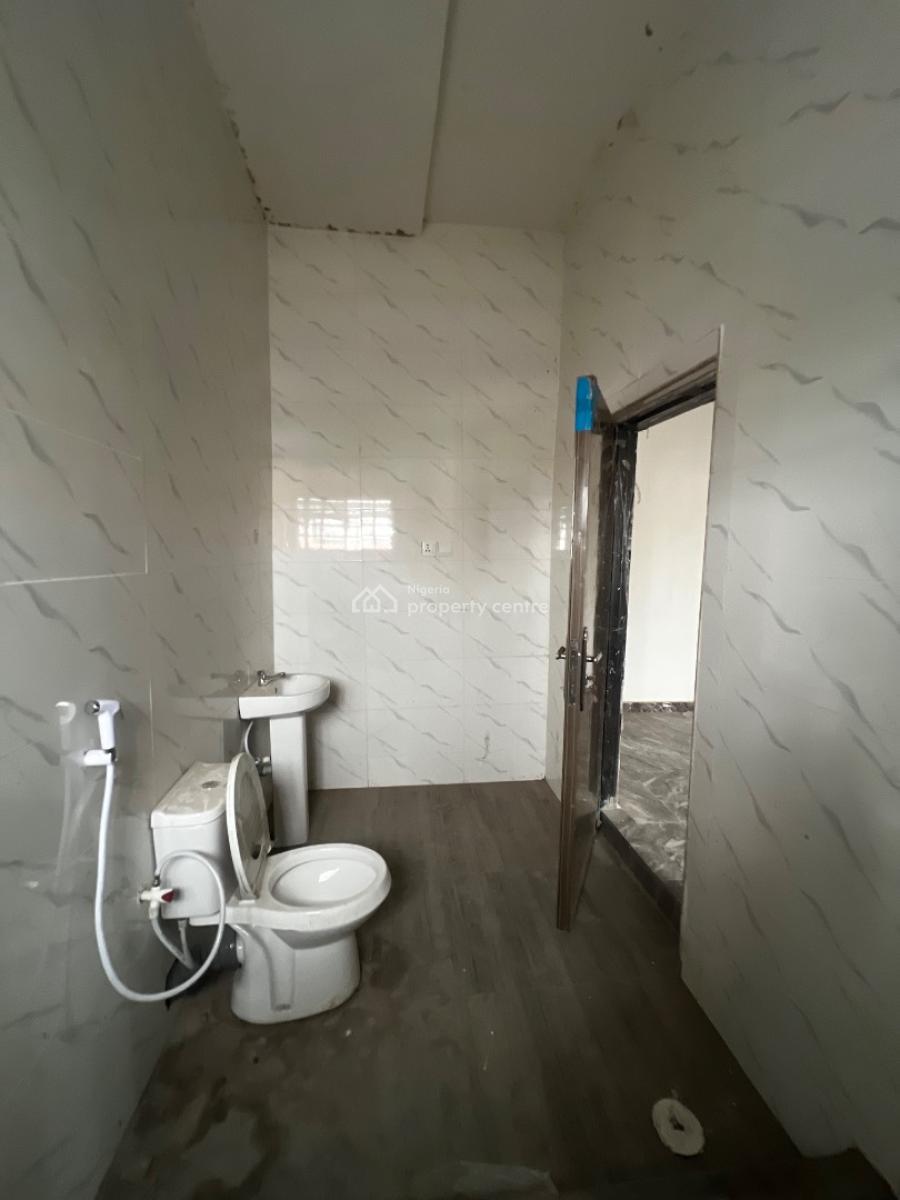 Extravagant 2/bedroom Apartments, Alagomeji, Yaba, Lagos, Flat / Apartment for Rent