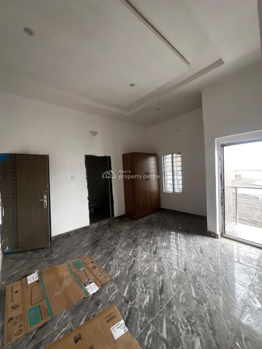 Extravagant 2/bedroom Apartments, Alagomeji, Yaba, Lagos, Flat / Apartment for Rent
