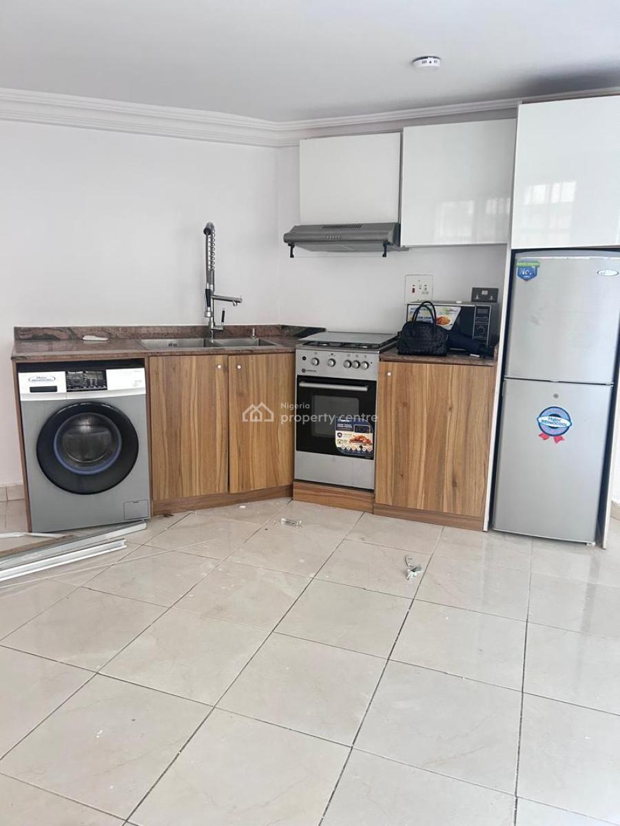 1-bedroom Apartment, Lekki Phase 1, Lekki, Lagos, Mini Flat (room and Parlour) for Rent