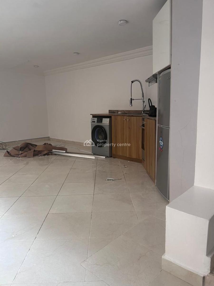 1-bedroom Apartment, Lekki Phase 1, Lekki, Lagos, Mini Flat (room and Parlour) for Rent
