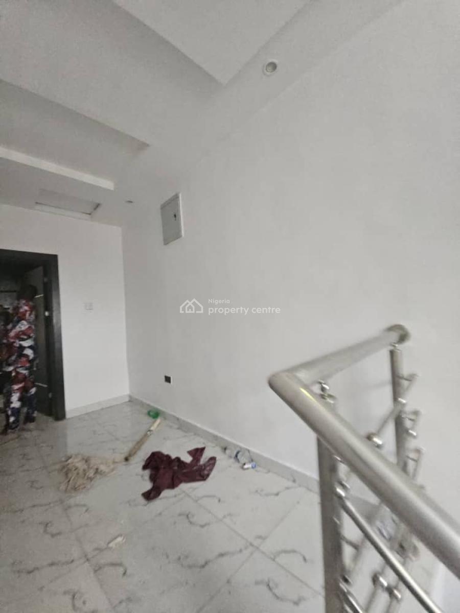 2 Bedroom Duplex, Very Good Location, Omole Phase 2, Ikeja, Lagos, Flat / Apartment for Rent