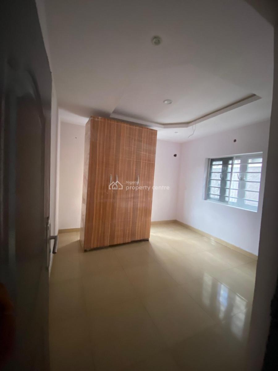 Upstairs Mini Flat, Co-operative Villa Estate, Badore, Ajah, Lagos, Mini Flat (room and Parlour) for Rent