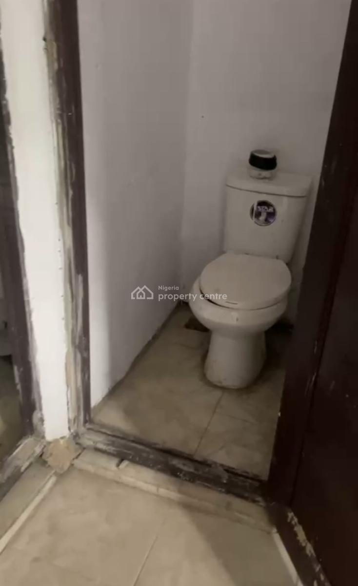 Massively Spacious Church Space, Adekunle, Yaba, Lagos, Church for Rent