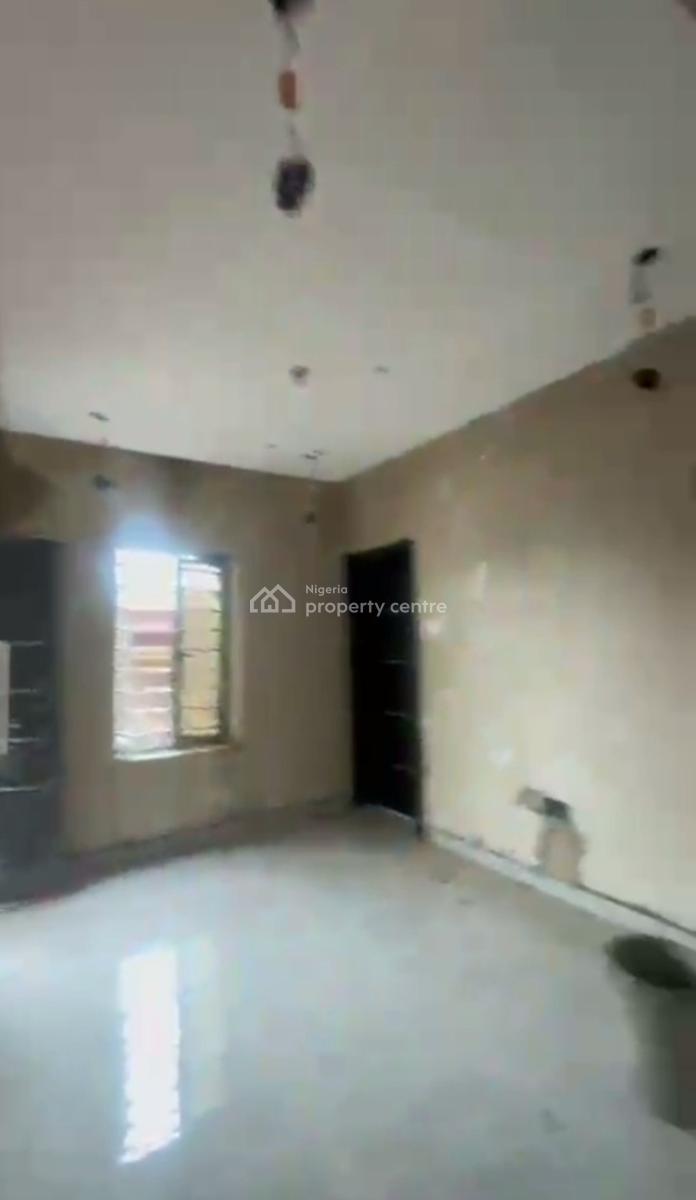 Smart Decent Two Bedroom Apartment, Shomolu, Lagos, Flat / Apartment for Rent