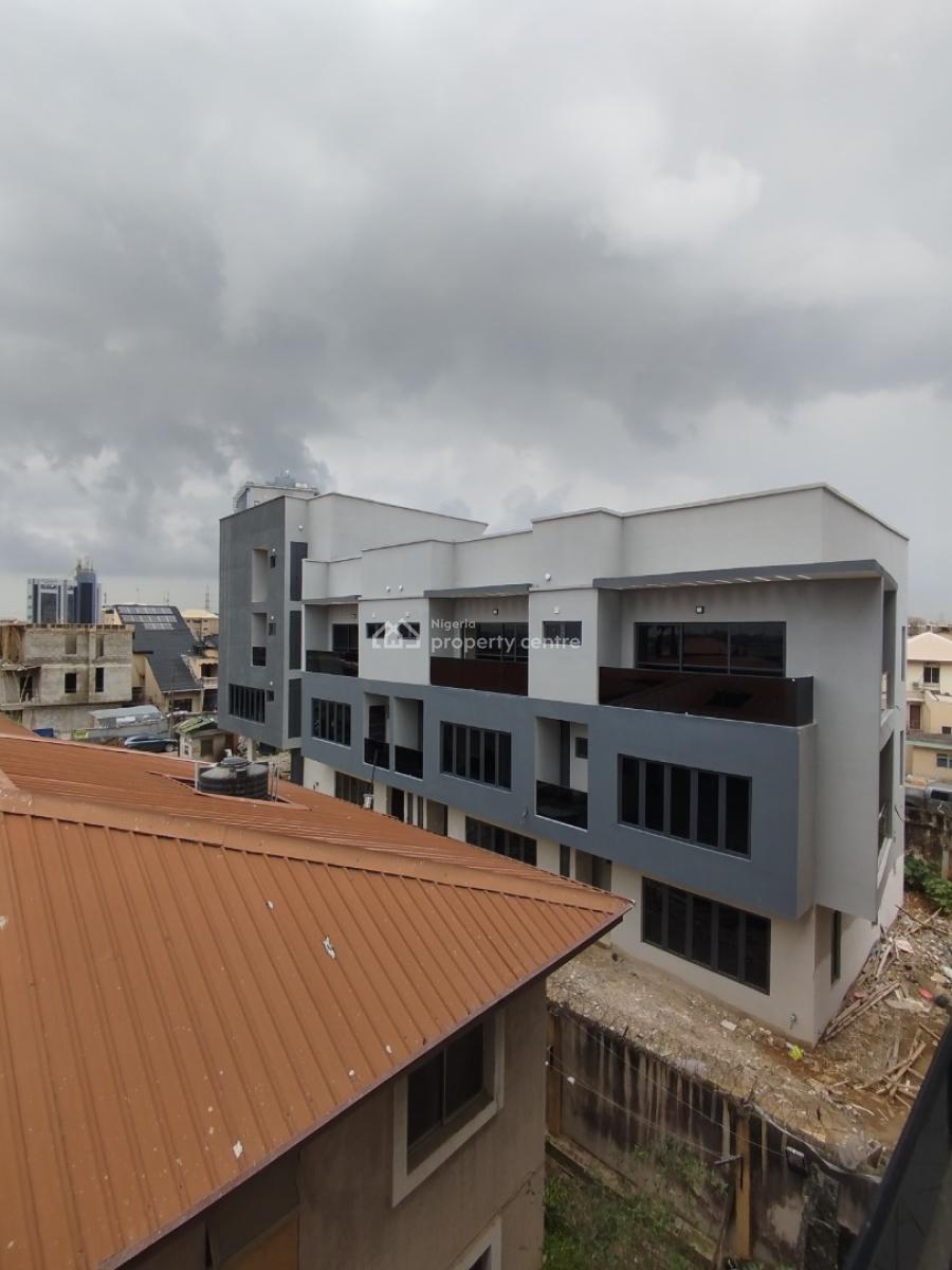 3 Bedroom Apartment, Maryland, Lagos, Block of Flats for Sale
