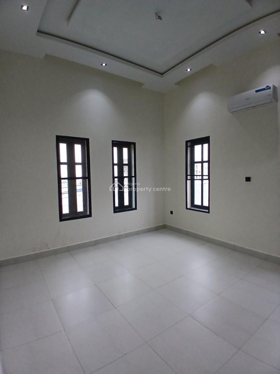 Serviced 2 Bedroom En-suite Flat with Fitted Kitchen/pantry Area, Cook, Lekki Phase 1, Lekki, Lagos, Flat / Apartment for Rent
