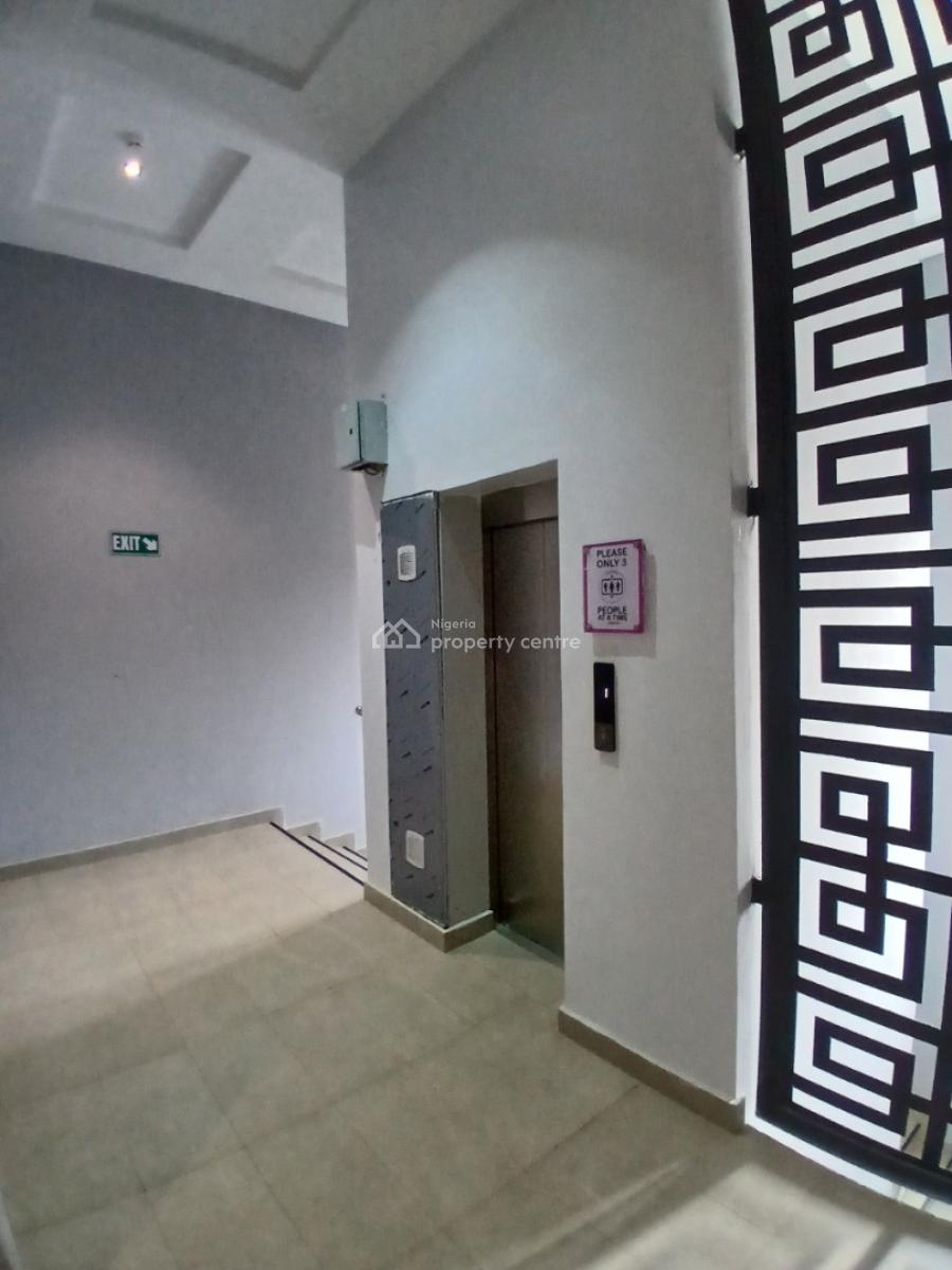 Serviced 2 Bedroom En-suite Flat with Fitted Kitchen/pantry Area, Cook, Lekki Phase 1, Lekki, Lagos, Flat / Apartment for Rent